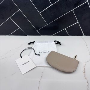 Cuyana Card Holder in Stone!